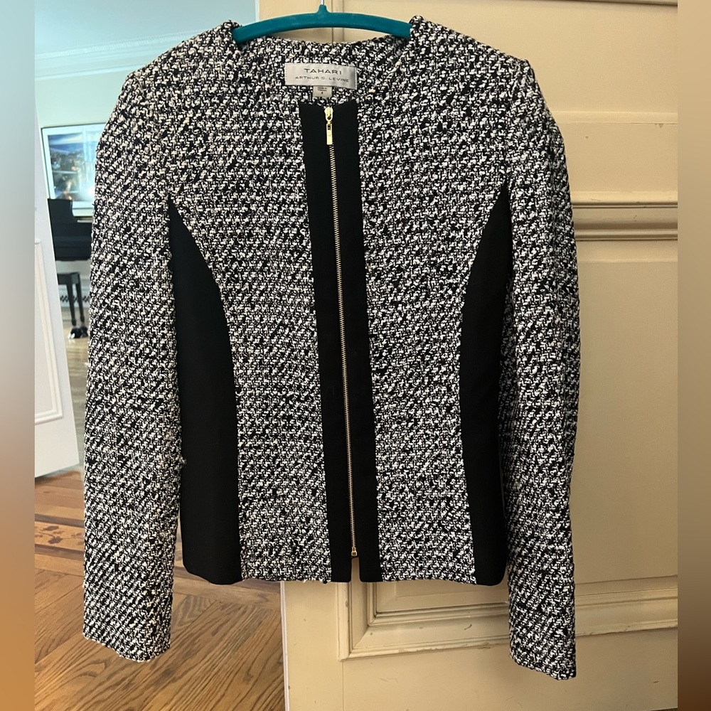 Tahari blazer in a size 4.